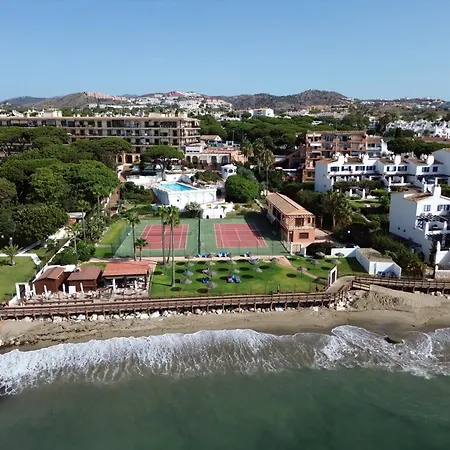 Alhamar Beachfront In Calahonda Apartment